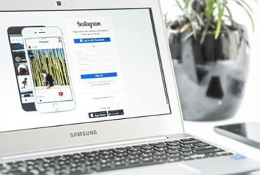 Portatil con instagram abierto