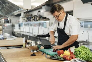 elementos en una cocina industrial