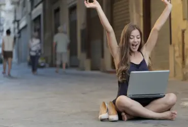Descubre el estilo de vida de los nómadas digitales: Cómo trabajar y viajar alrededor del mundo